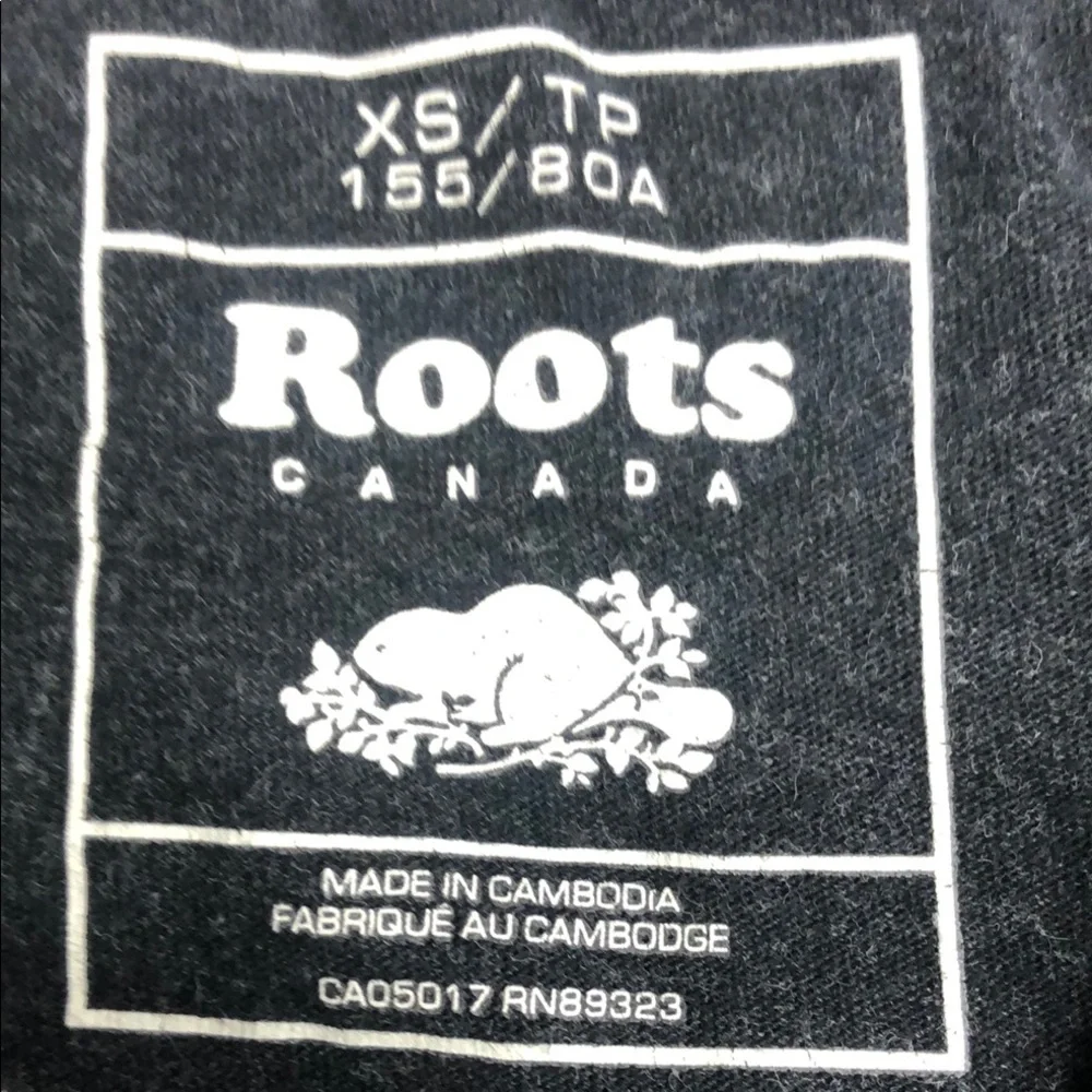🦫Roots Charcoal Gray Woman’s T-Shirt – Size XS - Picture 2 of 13